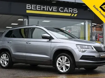Usado Skoda Karoq SE 115 CV (84 kW) 2020 Gris SUV