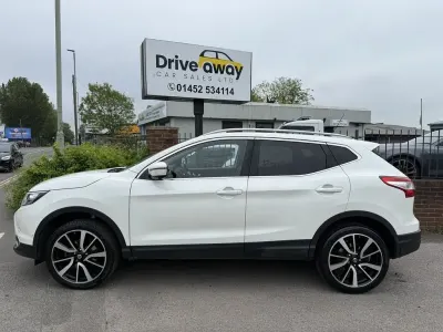 Used Nissan Qashqai S 110 HP (80 kW) 2015 White SUV