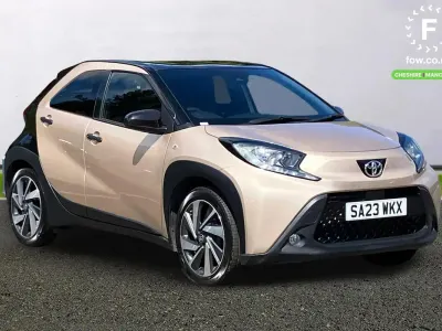 Used Toyota Aygo X 72 HP (52 kW) 2023 Beige SUV