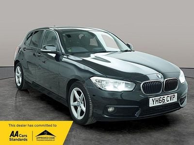 Begagnad BMW 116 Efficient Dynamics 2016 Svart Halvkombi