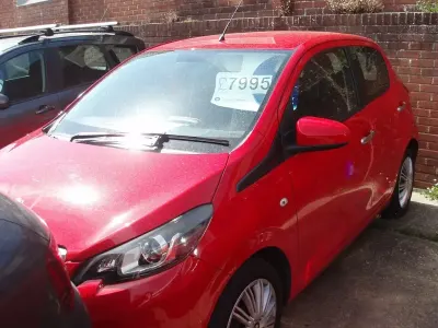 Used Peugeot 108 Active 68 HP (50 kW) 2016 Red Hatchback