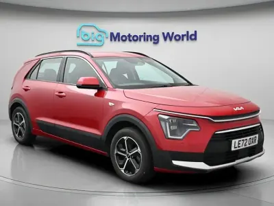 Gebraucht Kia Niro 139 PS (102 kW) 2023 Rot SUV