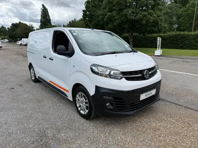 Used Vauxhall Vivaro 100 kW (136 HP) 2022 White MPV