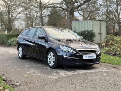 Used Peugeot 308 SW Active 120 HP (88 kW) 2016 Blue Estate
