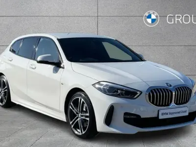 Używany BMW 118 M Sport 136 KM (100 kW) 2021 Biały Hatchback