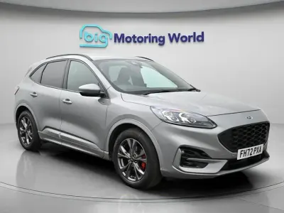 Begagnad Ford Kuga ST-Line 150 HK (110 kW) 2023 Silver SUV