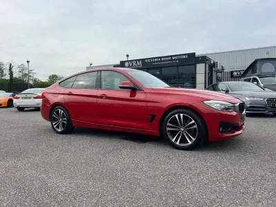 Begagnad BMW 320 Gran Turismo Sport Line 184 HK (135 kW) 2014 Röd Halvkombi