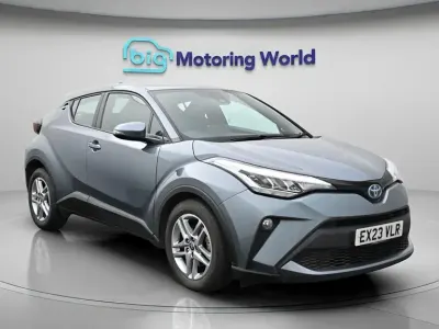 Używany Toyota C-HR 122 KM (89 kW) 2023 Szary SUV