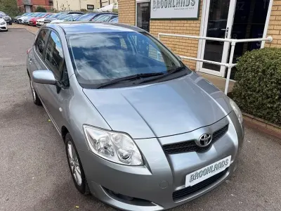 Used Toyota Auris 122 HP (89 kW) 2008 Silver Hatchback