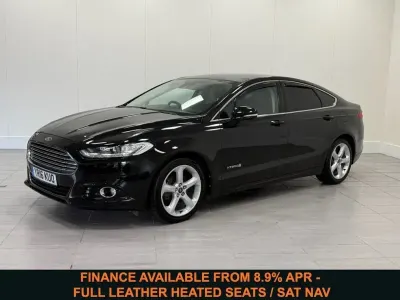 Usado Ford Mondeo Titanium 187 HP (137 kW) 2016 Preto Sedan