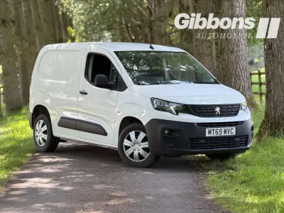 Used Peugeot Partner 131 HP (96 kW) 2019 White MPV