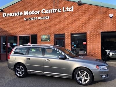 used Volvo V70 2.4 D5 SE LUX 5d 212 BHP