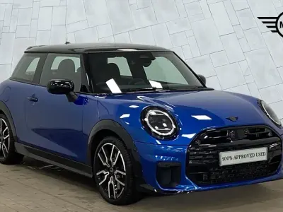 Usado Mini Cooper Hatch 113 kW (154 CV) 2025 Azul Utilitario