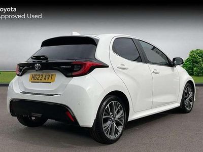Używany Toyota Yaris Hybrid 116 KM (85 kW) 2023 Biały Hatchback