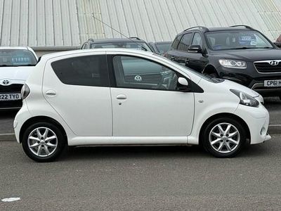 Used Toyota Aygo 68 HP (50 kW) 2013 White Hatchback