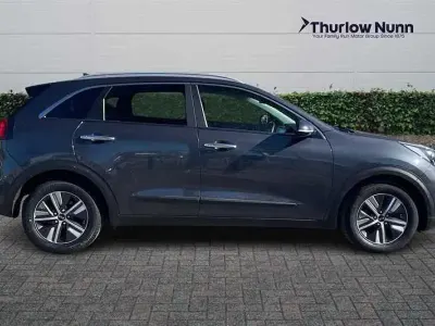 Używany Kia Niro 141 KM (103 kW) 2021 Szary SUV
