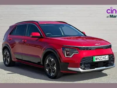 Usado Kia e-Niro 150 kW (204 HP) 2023 Vermelho SUV