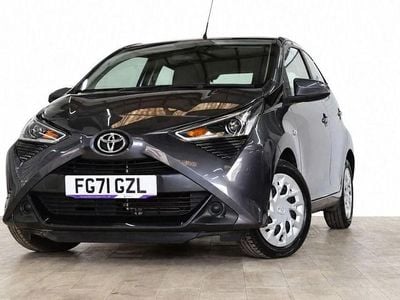 Begagnad Toyota Aygo X-play 71 HK (52 kW) 2021 Grå Halvkombi