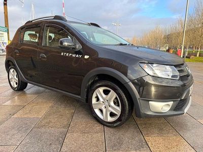 Black Used 2013 Dacia Sandero Lauréate Hatchback | £4,590 (Fair price)