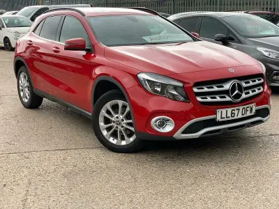 Used Mercedes GLA200 SE 136 HP (100 kW) 2017 Red SUV