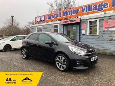 Black Used 2016 Kia Rio Hatchback | £9,995 (A bit pricey)