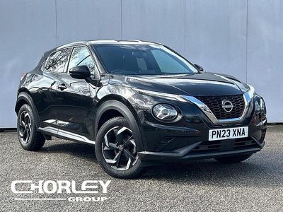 Begagnad Nissan Juke N-Connecta 114 HK (83 kW) 2023 Svart SUV