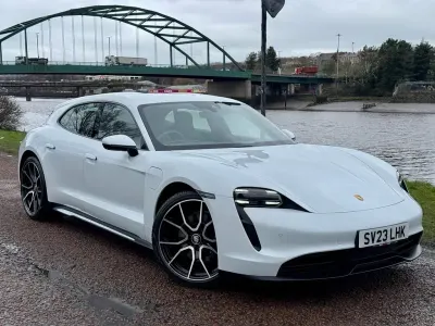 Used Porsche Taycan Performance Package 300 kW (408 HP) 2023 White Estate
