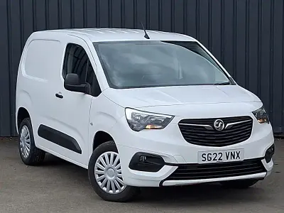 Second-hand Vauxhall Combo Sportive 100 CP (73 kW) 2022 Alb Monovolum