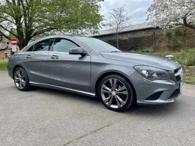 Usado Mercedes CLA180 122 HP (89 kW) 2014 Cinzento Sedan