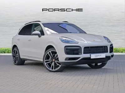 Usado Porsche Cayenne Platinum Edition 334 HP (245 kW) 2022 Cinzento SUV