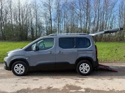Used Peugeot Rifter Allure 130 HP (95 kW) 2021 Blue MPV