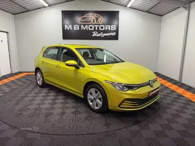 Used VW Golf VII Life 130 HP (95 kW) 2020 Yellow Hatchback