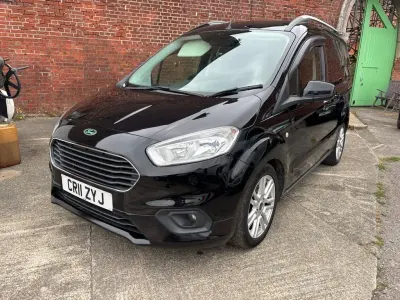 Used Ford Tourneo Courier Titanium 100 HP (73 kW) 2020 Black MPV