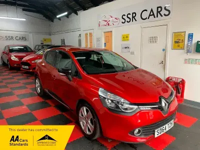 Usado Renault Clio IV Dynamique 90 HP (66 kW) 2014 Vermelho Citadino