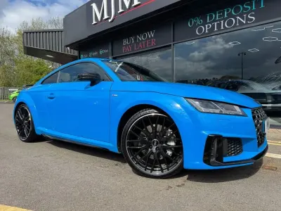 Usado Audi TT Black Edition 245 HP (180 kW) 2021 Azul Coupé