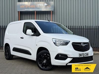 Used Vauxhall Combo Sportive 100 HP (73 kW) 2021 White MPV