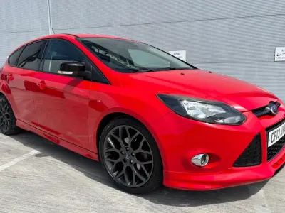 Used Ford Focus Zetec 115 HP (84 kW) 2013 Red Hatchback