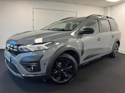 Second-hand Dacia Jogger Extreme 110 CP (80 kW) 2023 Gri Monovolum