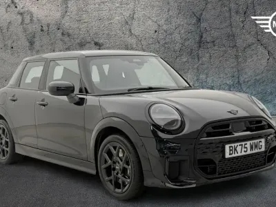 Used Mini Cooper Hatch 113 kW (154 HP) 2025 Black Hatchback