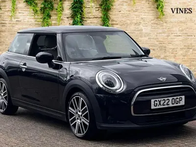Begagnad Mini Cooper Exclusive 134 HK (98 kW) 2022 Svart Halvkombi