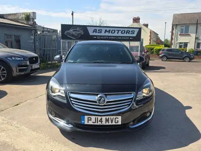 Second-hand Vauxhall Insignia Edition 140 CP (102 kW) 2014 Negru Hatchback