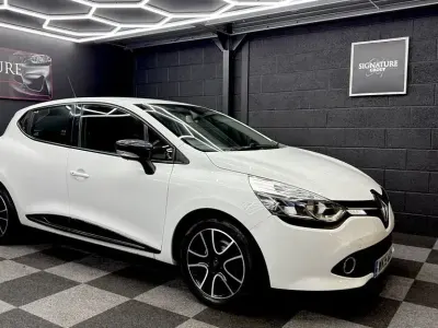Begagnad Renault Clio IV Dynamique 90 HK (66 kW) 2015 Vit Halvkombi
