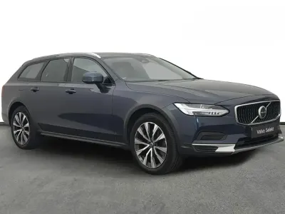 Used Volvo V90 CC 232 HP (170 kW) 2022 Blue Estate