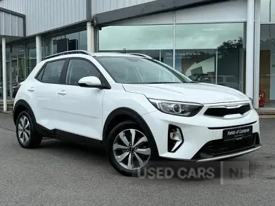 Usado Kia Stonic 98 HP (72 kW) 2025 Branco SUV