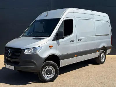 Używany Mercedes Sprinter 2021 Srebrny Van