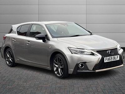 Lexus CT200h