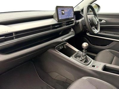 Used Jeep Avenger Summit 100 HP (73 kW) 2025 Yellow SUV