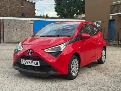 Used Toyota Aygo X-play 72 HP (52 kW) 2019 Red Hatchback