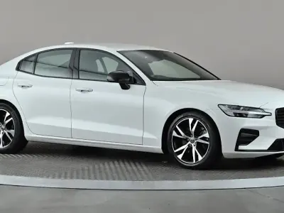Used Volvo S60 R-Design 250 HP (183 kW) 2021 White Sedan