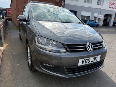 Usado VW Sharan SE 140 HP (102 kW) 2014 Cinzento Monovolume